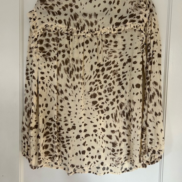 Rails Lydia Blouse in Puma Print. New with tags! Size Medium. - Picture 5 of 5